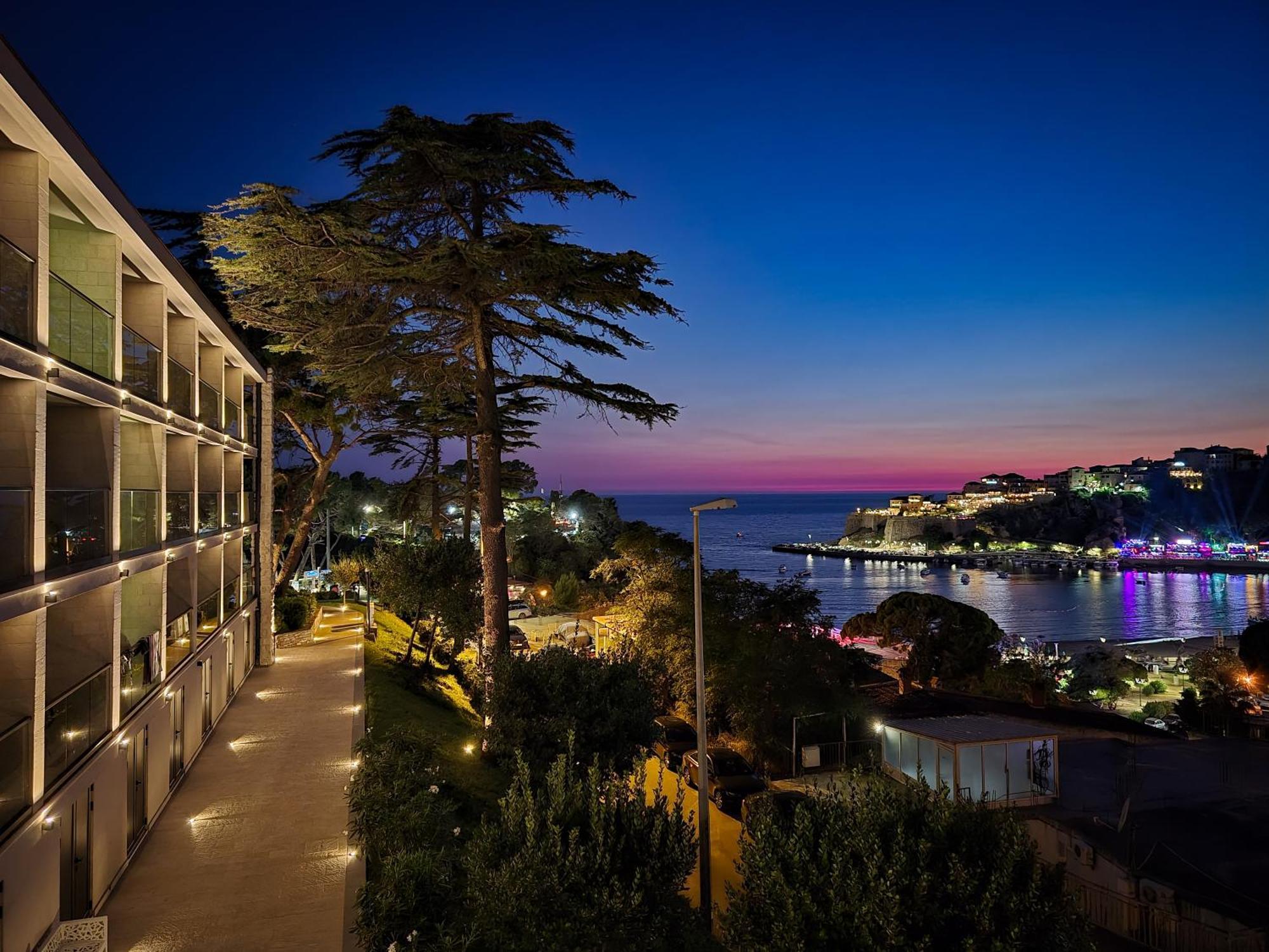 The New Hotel Mediteran - Villa Edition Ulcinj Exterior photo